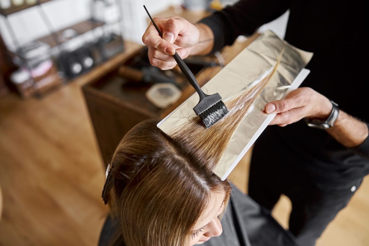 UOKiK: ceny usług w salonach muszą być jasne. Kary do 20 tys. zł za błędy w cenniku